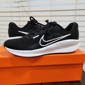 Nike Black and White Running Shoes